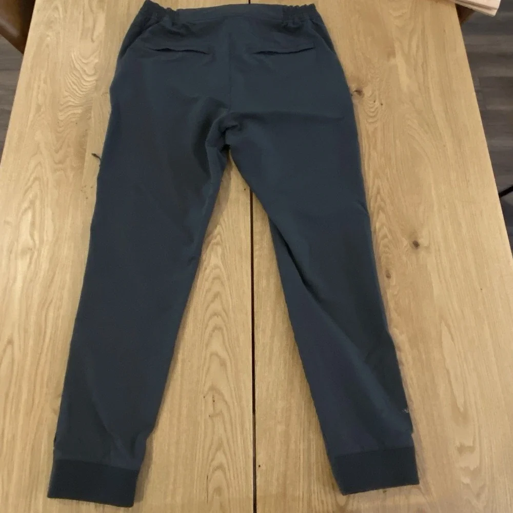 Mack Weldon Pants Mens Medium Charcoal Gray‎ Performance Stretch Tapered Tech